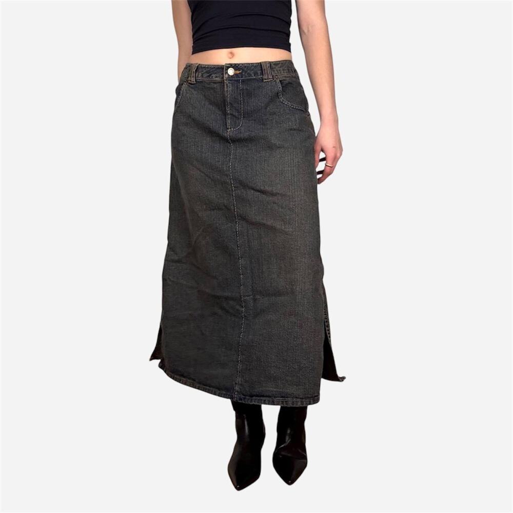 Dark denim midi maxi skirt side slit Y2K 90s fits like size medium by Lee